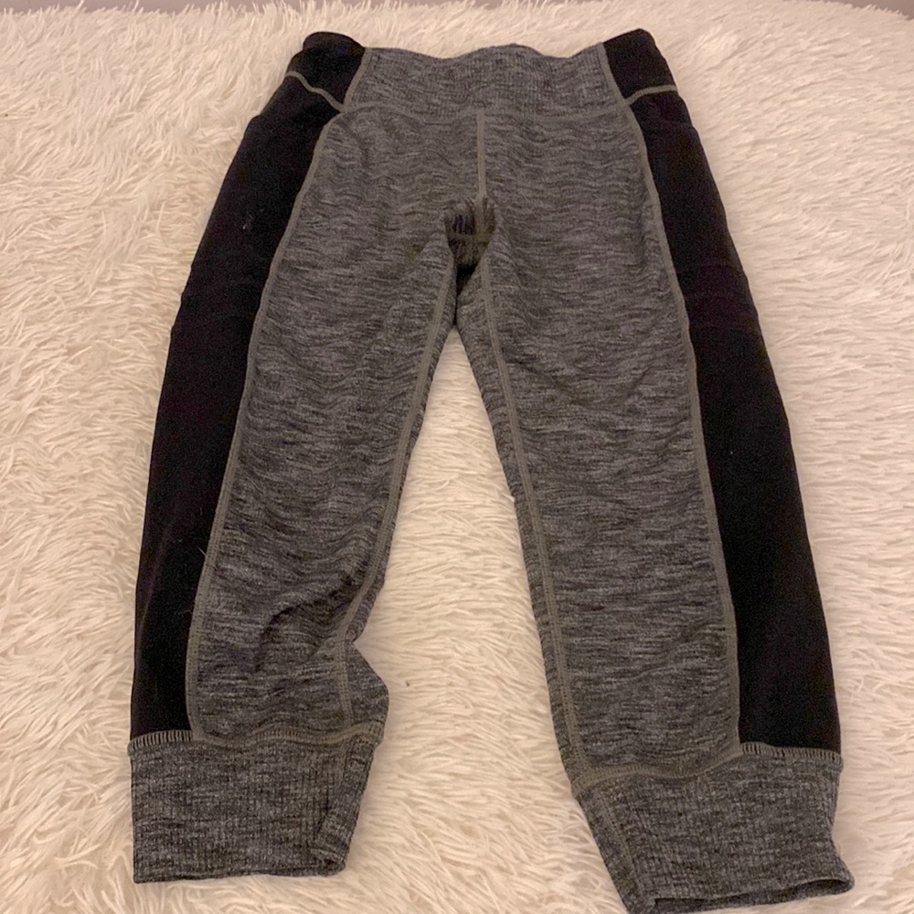 Athleta girls cropped athletic joggers.